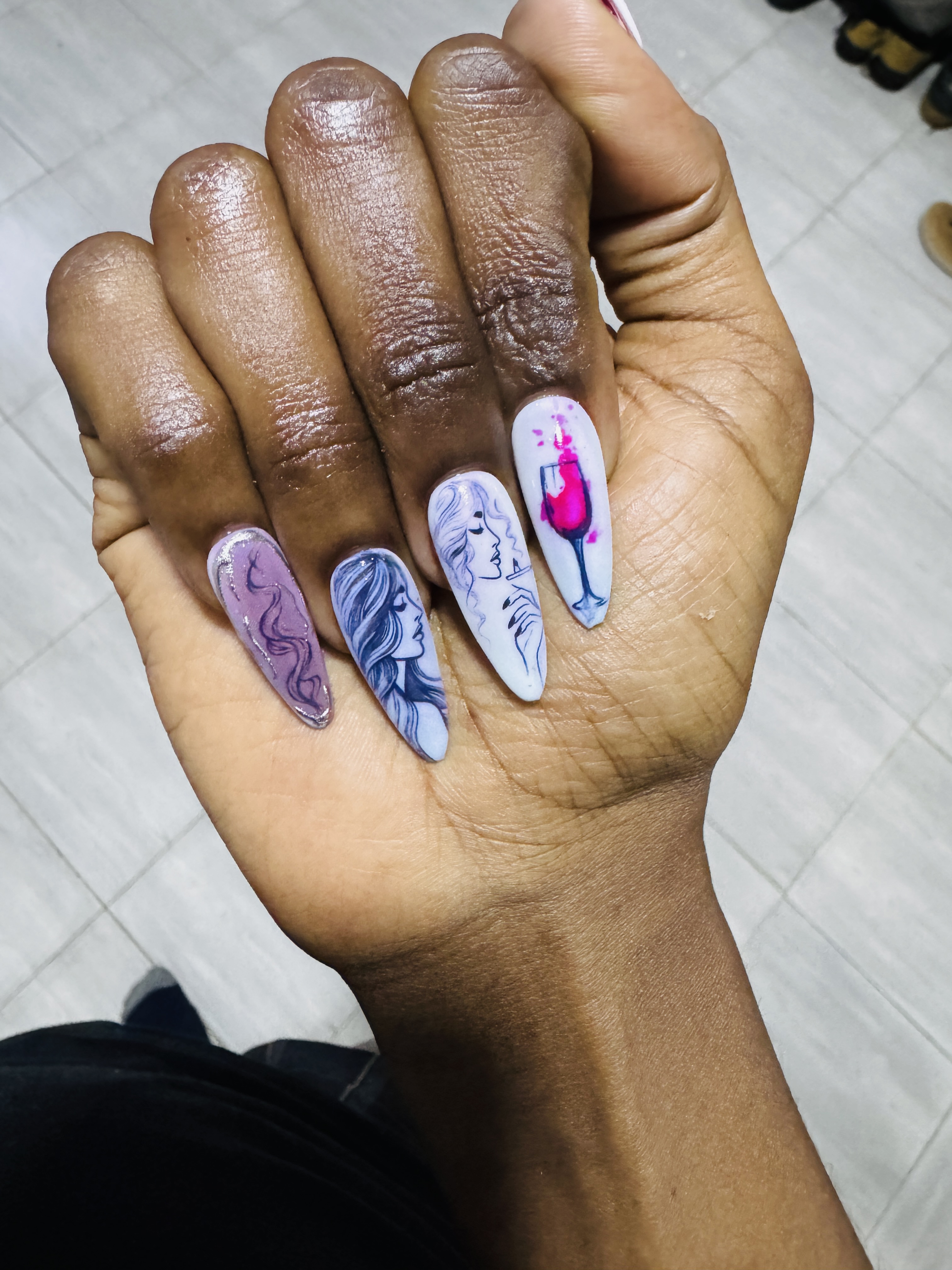 Gel, Acrylics, or Nail Tips? How to Choose Your Base